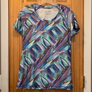 Under Armour women’s fitted heatgear tee, size M